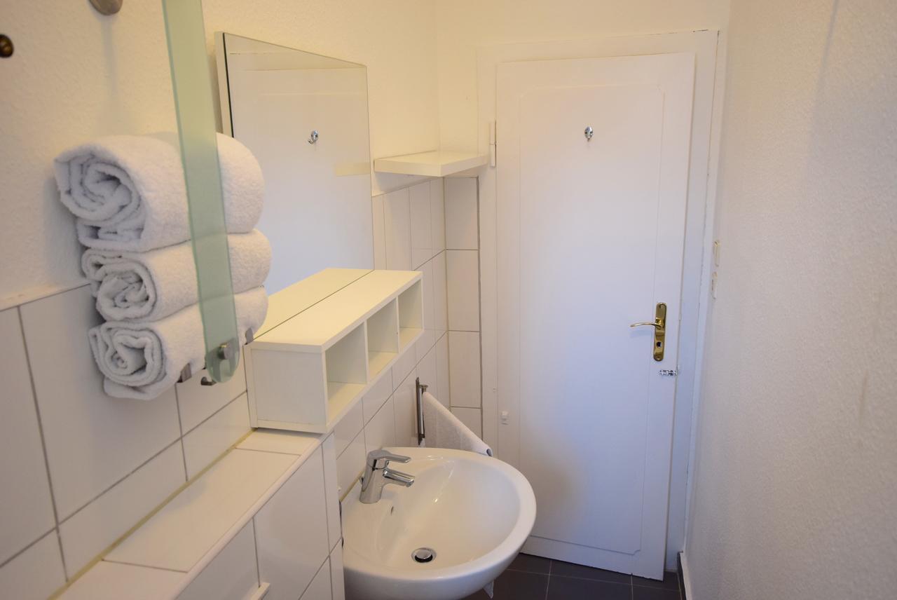 Apartment Ostendplatz Stuttgart Exterior foto